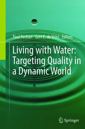 de Vries / Pechan |  Living with Water | Buch |  Sack Fachmedien